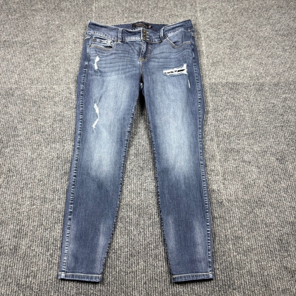 Torrid Premium Jegging 16R Medium Wash Distressed High Rise Skinny Jean 10624917